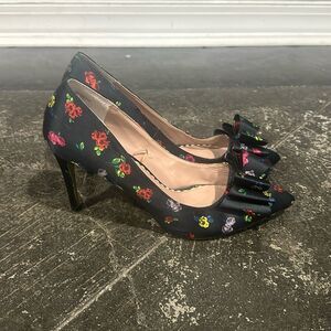 Betsey Johnson Bret Bow and Flower Stilettos 10